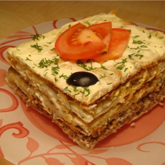 Слоеный пирог с рыбной консервой