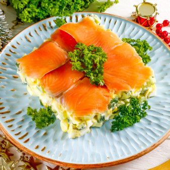 Салат с лососем на Новый год