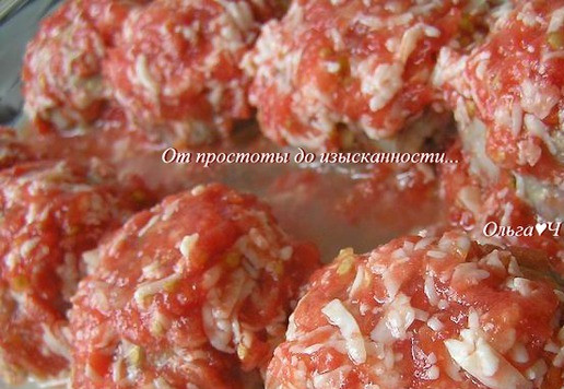 1. Этап. Шарики из индейки в томатном соусе: Полейте шарики соусом и запекайте еще около 15-20 минут.
