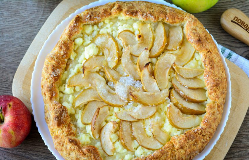 1. Этап. Галета с яблоками и творогом: Готовую галету остудите и подавайте к столу.