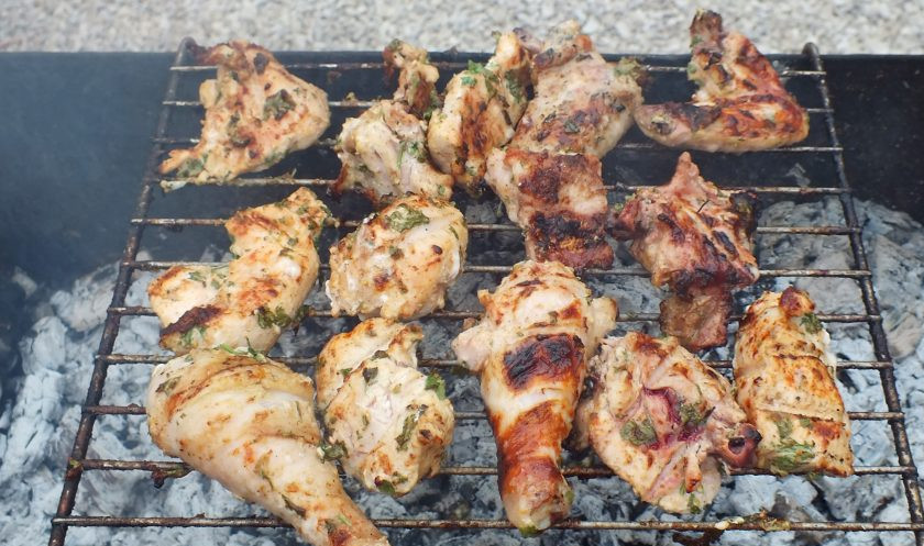 1. Этап. Шашлык из курицы с кинзой: Готовый шашлык подавайте к столу горячим.