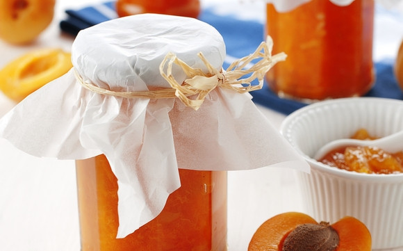 1. Этап. Варенье из абрикосов дольками: 5. Вот таким красивым оно получается. Закатывайте варенье по стерилизованным баночкам и отправляйте в кладовую или погреб.