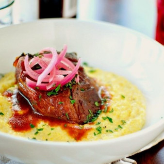 Свиная шейка тушеная