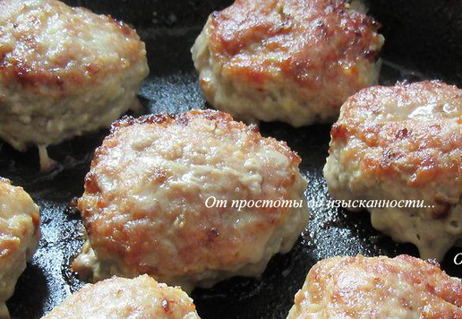 1. Этап. Котлеты с рыбным соусом: Доведите до готовности под крышкой.