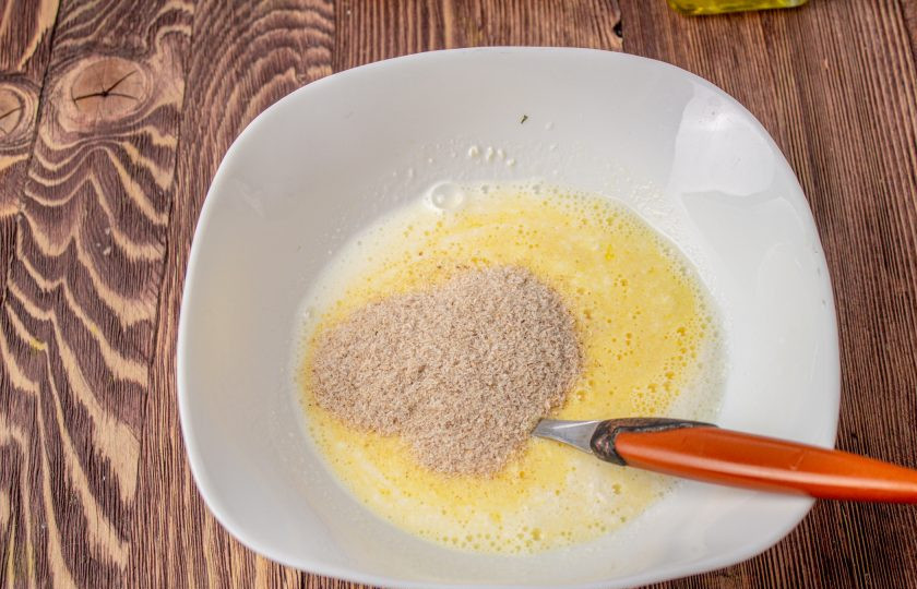 1. Этап. ПП бургер: Добавьте псиллиум и перемешайте.