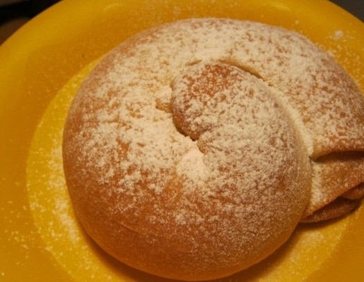 1. Этап. Испанские булочки Улитки: После этого выпекайте булочки до готовности, примерно 25 минут. При подаче присыпьте их сахарной пудрой.