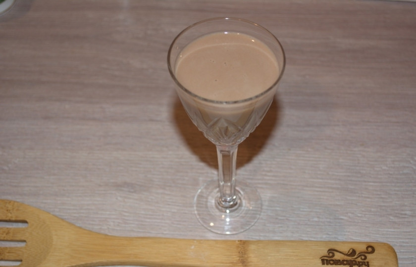 1. Этап. Бейлиз шоколадный: Разлейте напиток по бокалам. Подайте к столу.