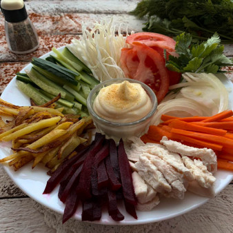 Салат Радуга с картошкой фри