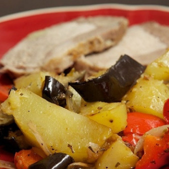 Овощи, запеченные в духовке