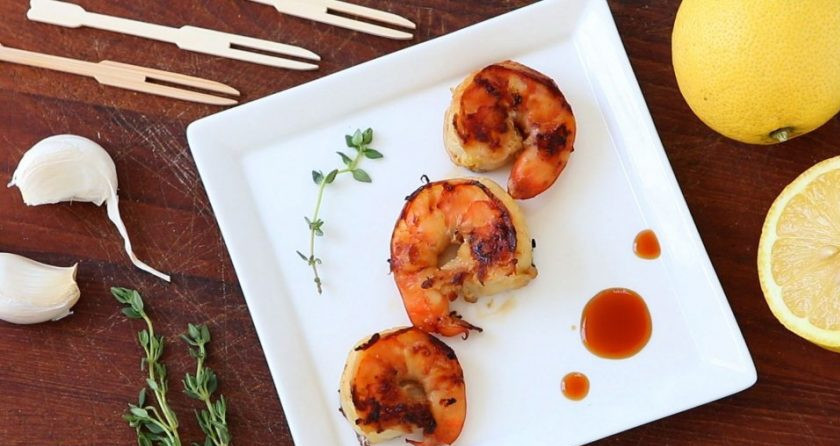 1. Этап. Креветки в соево-лимонном маринаде: 7. После этого обжарьте креветки на разогретой гриль-сковороде без масла. Наслаждайтесь!