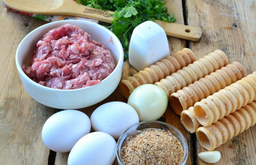 1. Этап. Дордочки с фаршем: Подготовьте все необходимые ингредиенты.