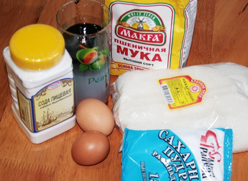 1. Этап. Коврижка: простой рецепт: Подготовьте ингредиенты.