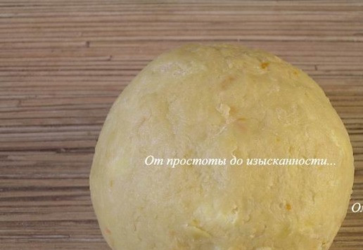 1. Этап. Творожно-ореховый тарт: Замесите тесто руками, накройте пленкой, уберите на 30 минут в холодильник.