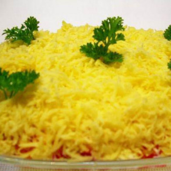 Слоеный салат с водорослями