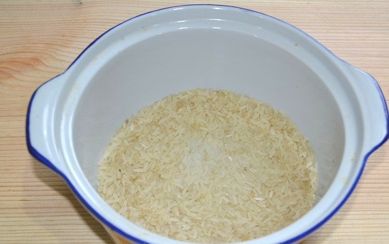 1. Этап. Салат с консервированным перцем: 2. Рис отварите до готовности в подсоленной воде.