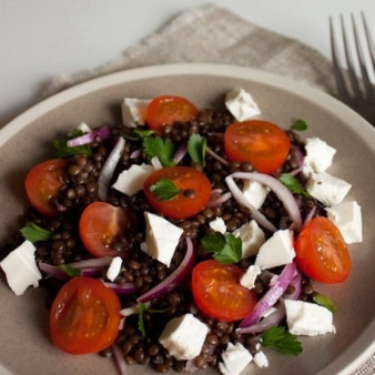 Салат с чечевицей и фетой