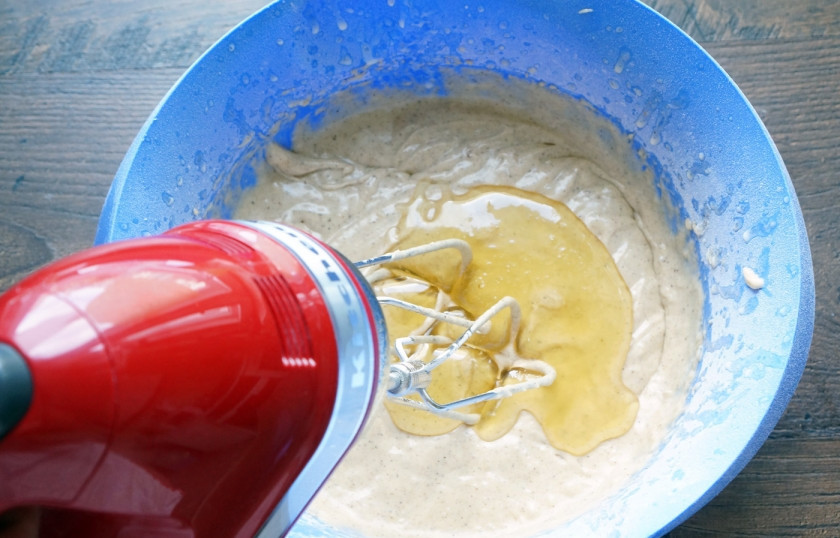 1. Этап. Торт в стиле Рустик: В конце добавьте 100 грамм мёда или ароматного кленового сиропа.