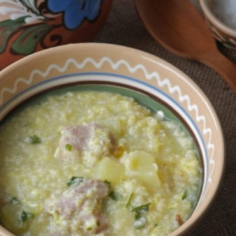 Полевая каша с тушенкой