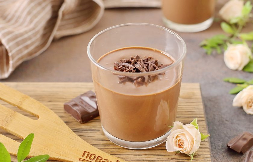 1. Этап. Шоколадно-банановый мусс: Шоколадно-банановый мусс готов. Можно украсить десерт орехами, шоколадной стружкой, взбитыми сливками или любыми свежими ягодами или фруктами. Приятного аппетита!