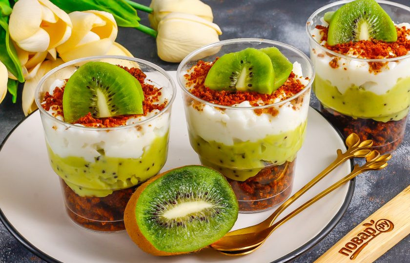 1. Этап. Трайфл с киви: После чего подайте десерт к столу вместе с горячими напитками.