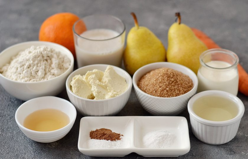 1. Этап. Морковный торт с грушей: Подготовьте все ингредиенты.