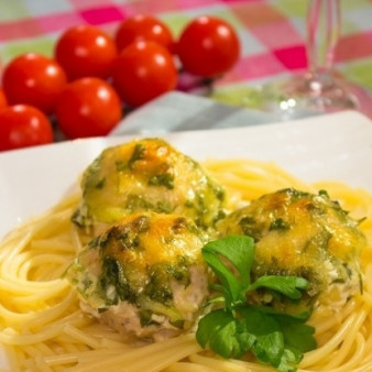 Куриные тефтели под сливочным соусом