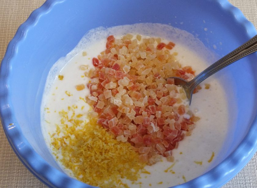 1. Этап. Кнафе: Добавьте 1 грамм лимонной цедры, цукаты и перемешайте.