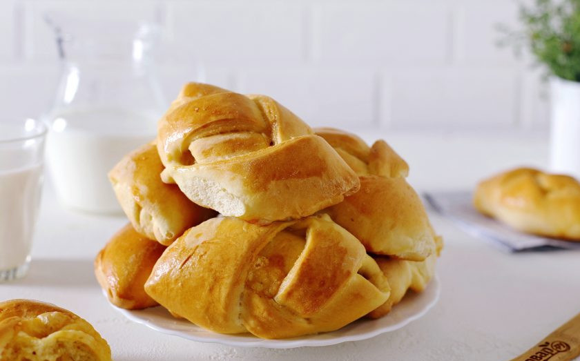 1. Этап. Булочки с курицей и сыром: Булочки с курицей и сыром готовы. Приятного аппетита!