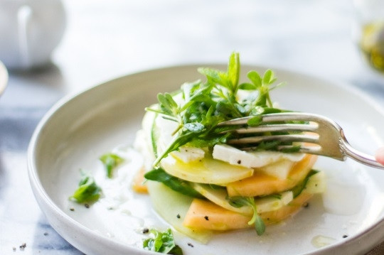 1. Этап. Капрезе с дыней и огурцом: 7. Капрезе с дыней и огурцом готов. Приятного аппетита!