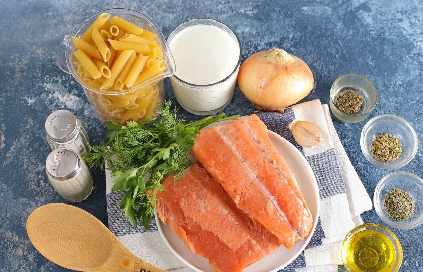 1. Этап. Паста Сальмоне: Подготовьте все ингредиенты.