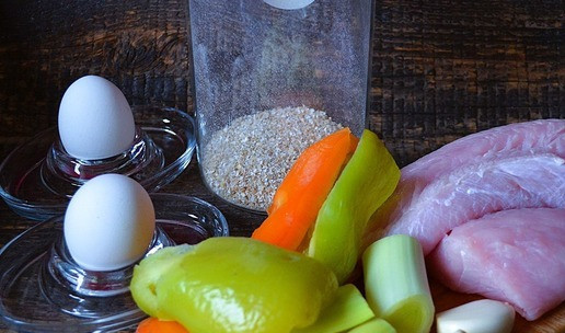 1. Этап. Биточки из индейки с овощами: Приготовить продукты. Вес указан в очищенном виде.