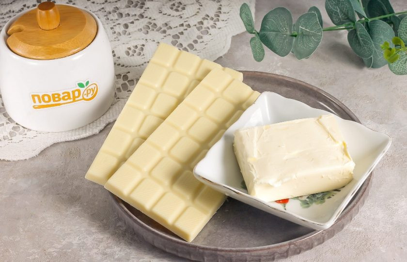 1. Этап. Взбитый ганаш на белом шоколаде: Подготовьте указанные ингредиенты. Белый шоколад выбирайте качественный, равно как и сливочное масло. Масло должно быть жирностью не менее 82%.