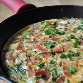 Омлет с картофелем и беконом