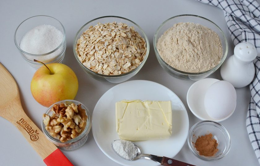 1. Этап. Овсяное печенье с яблоками без муки: Подготовьте ингредиенты. Масло сливочное должно быть комнатной температуры.