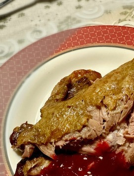 1. Этап. Утиные грудки: су-вид, духовка и брусника: В «утином случае», такой соус ну просто – очень к месту!