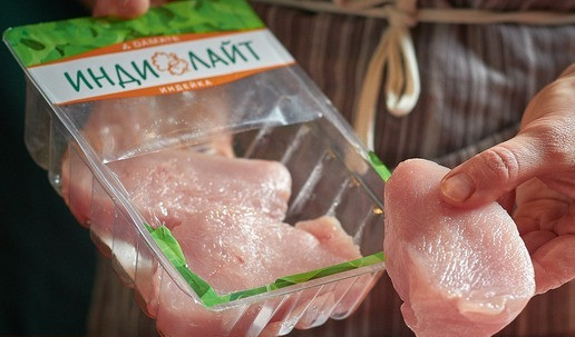 1. Этап. Тетраццини: Каких-то конкретных рекомендаций по выбору мяса тоже нет. Можно взять любую часть тушки. Мой выбор пал на филе грудки ТМ ИНДИЛАЙТ. Нежное, нежирное, вкусное. Его так же отварить в кипящей подсоленной воде в течение 20 минут.