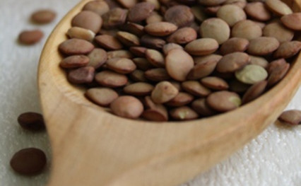 1. Этап. Постные фрикадельки: Отварите чечевицу согласно инструкции на упаковке.