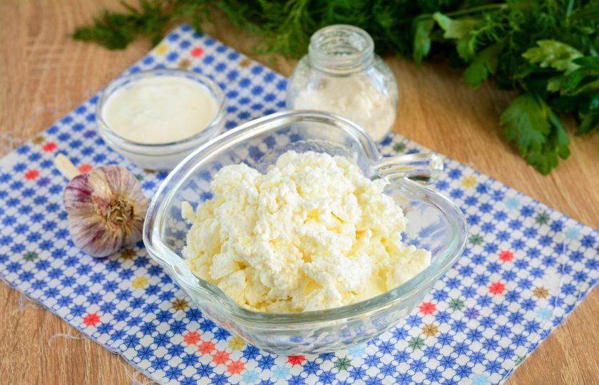1. Этап. Закуска из творога с зеленью: 1. Подготовьте продукты по списку.