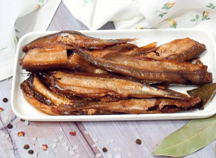 1. Этап. Домашние шпроты в мультиварке: Переложите готовые шпроты на блюдо и подавайте к столу. Приятного аппетита!