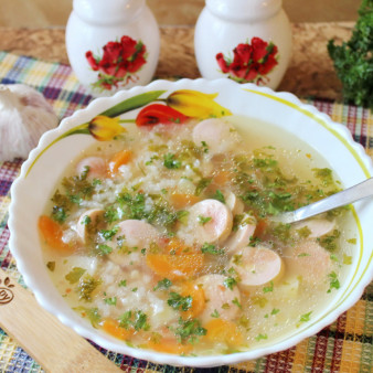 Суп с сосисками и рисом
