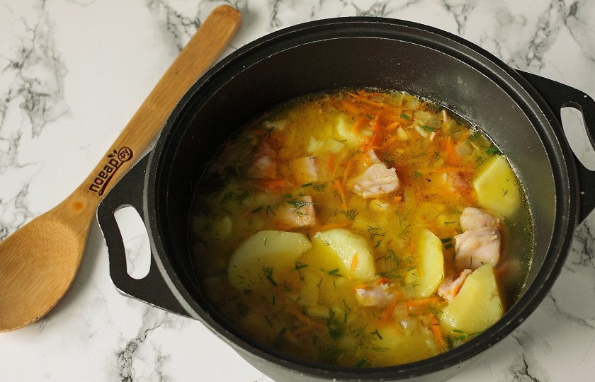 1. Этап. Тушеная картошка с копченой курицей: Тушеная картошка с копченой курицей готова.