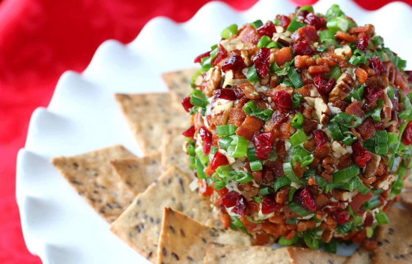 1. Этап. Колобки Три сыра: Выложите закуску на тарелку и подавайте к столу.