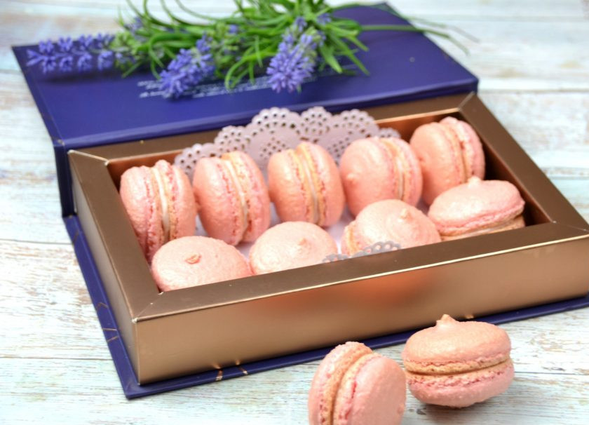 1. Этап. Макаронс на итальянской меренге: Настало время наслаждаться этими вкуснейшими пирожными. Удовольствие гарантировано!