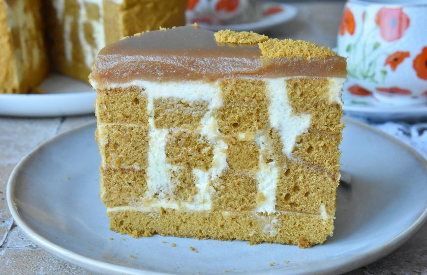 1. Этап. Торт Медок: Одним из главных элементов семейного чаепития является торт!