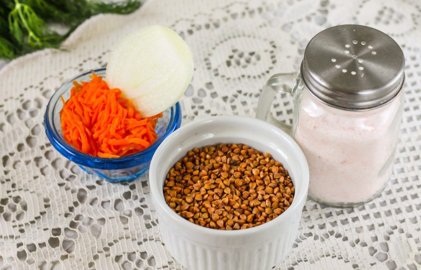 1. Этап. Гречневый суп для ребенка 1 года: Подготовьте указанные ингредиенты.