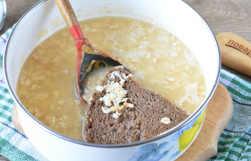 1. Этап. Русский кисель: Овсянка заквасилась, извлеките хлеб.