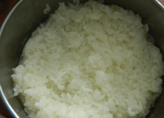 1. Этап. Вегетарианский рисовый майонез: 2. Затем готовый рис остудите и процедите. Отвар рисовый не выливайте, он нам пригодится.
