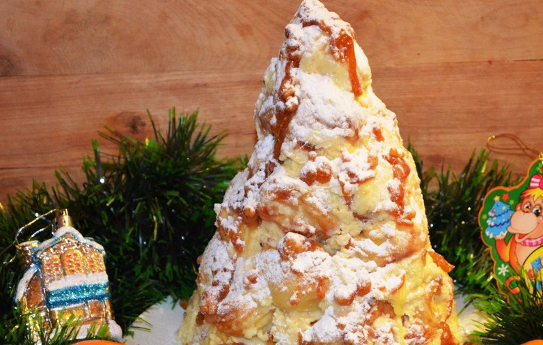 1. Этап. Торт Крокембуш из профитролей: Аккуратно удаляем фольгу. Готово!