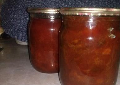 1. Этап. Сливовое варенье на скорую руку: 4. Разливаем сливовое варенье на скорую руку сразу же по стерилизованным банкам и закатываем. Хранится такое варенье в кладовой или в прохладном месте (погребе или холодильнике).