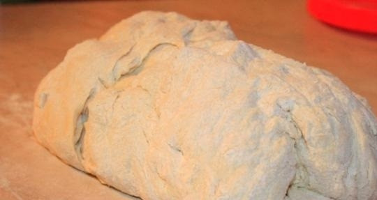 1. Этап. Универсальное тесто для выпечки: 5. Оставляю его при комнатной температуре на 1 час, а затем либо разделяю на части и отправляю в морозильную камеру, либо обминаю и приступаю к приготовлению.